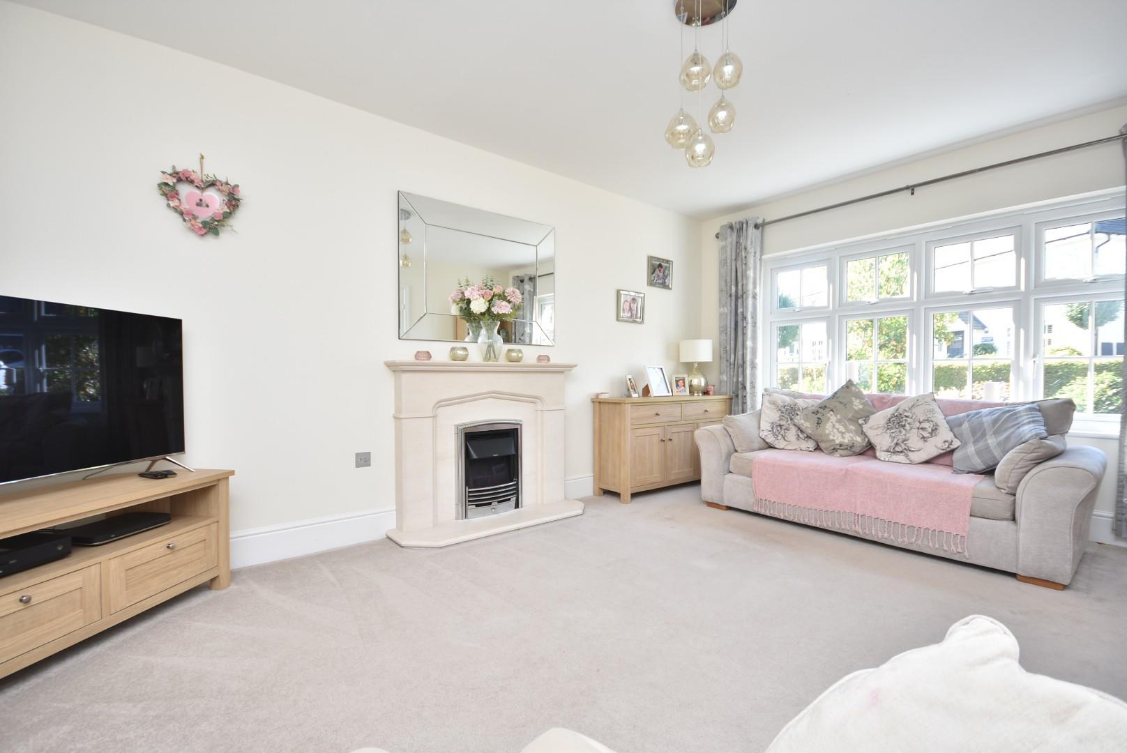 76 Burdons Close, Wenvoe, CF5 6FE